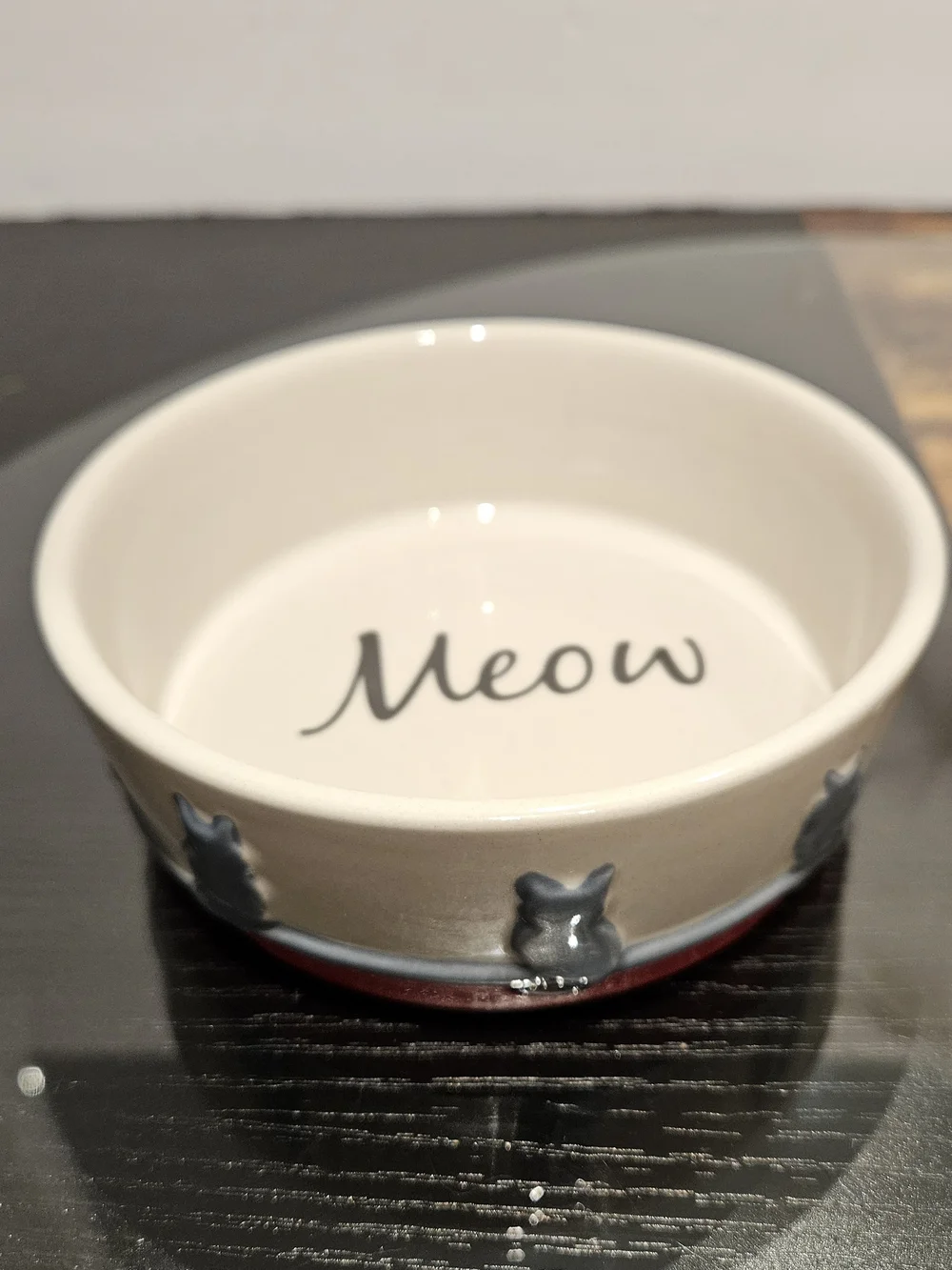 Cream Ceramic Cat Bowl with 'Meow' Text and Gray Cat Accents